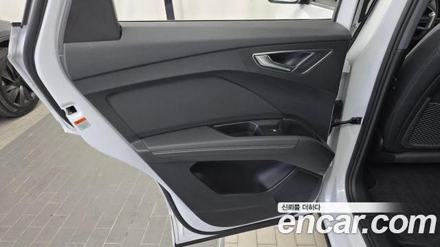 Audi Q4 e-tron (F4) 40 2023 — фото 25