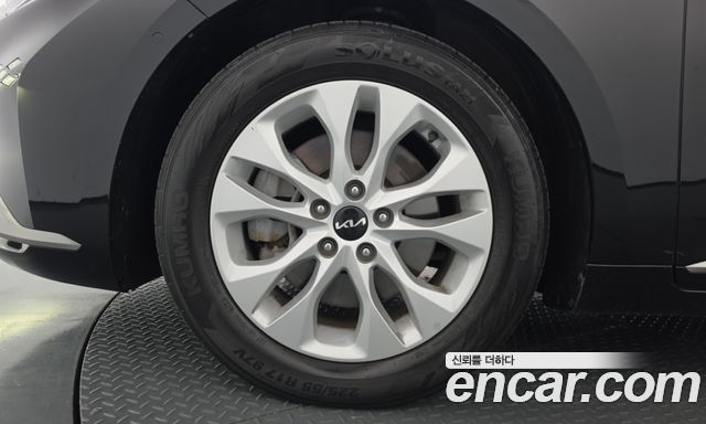 Kia K8 2.5 Gasoline 2WD Noblesse 2023 — фото 5