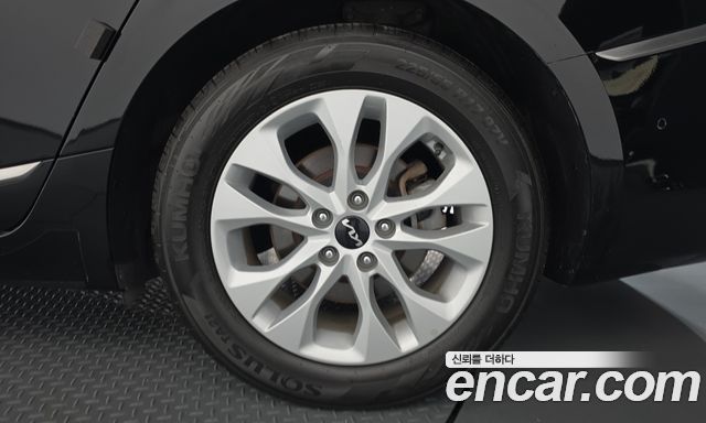 Kia K8 2.5 Gasoline 2WD Noblesse 2023 — фото 21