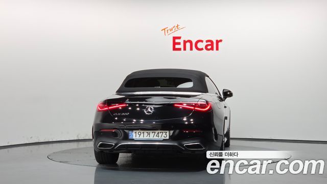 Mercedes-Benz CLE-Class (C236) CLE200 Cabriolet 2024 — фото 4
