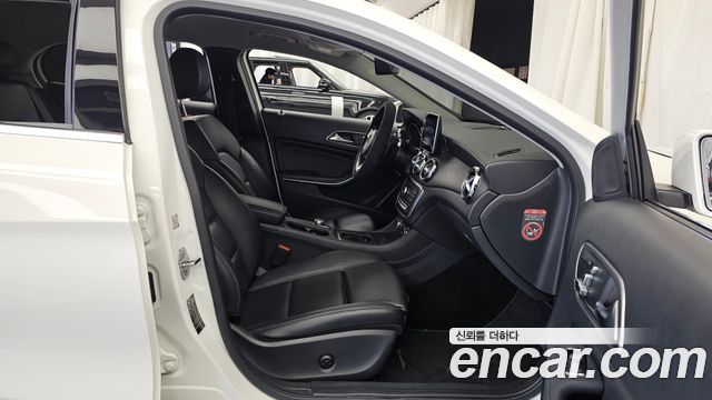 Mercedes-Benz GLA-Class (X156) GLA220 2019 — фото 11