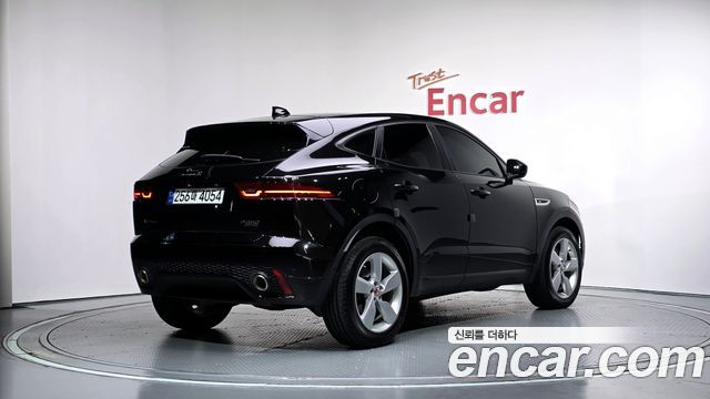 Jaguar E-PACE R250 R-Dynamic SE 2018 — фото 2
