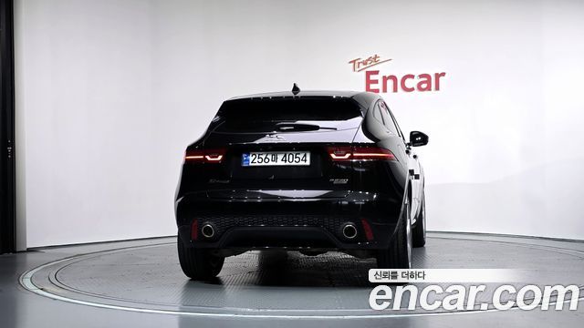 Jaguar E-PACE R250 R-Dynamic SE 2018 — фото 4