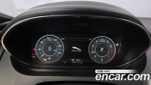 Jaguar E-PACE R250 R-Dynamic SE 2018 — фото 8