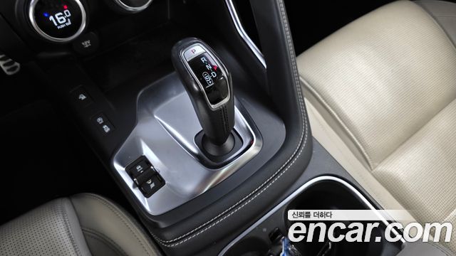 Jaguar E-PACE R250 R-Dynamic SE 2018 — фото 9