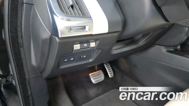 Jaguar E-PACE R250 R-Dynamic SE 2018 — фото 18