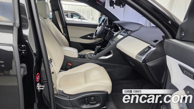 Jaguar E-PACE R250 R-Dynamic SE 2018 — фото 26