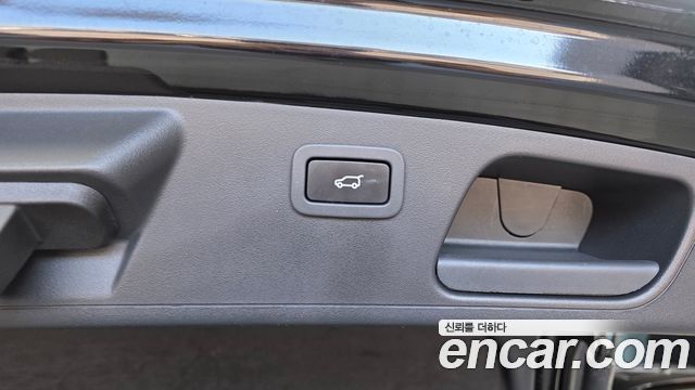 Jaguar E-PACE R250 R-Dynamic SE 2018 — фото 27