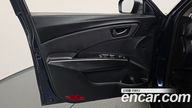 KG Mobility (SsangYong) Very New Tivoli Gasoline 1.5 2WD V3 2021 — фото 24