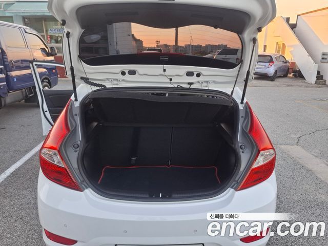 Hyundai Accent (New) WIT 1.6 GDI Premium 2015 — фото 18