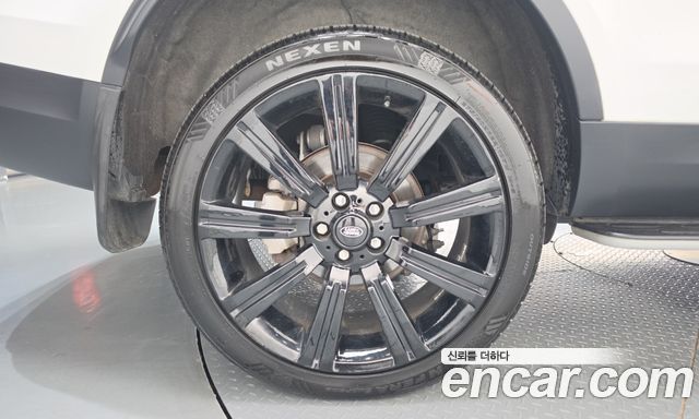 Land Rover Discovery 5 2.0 SD4 SE 2018 — фото 5
