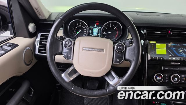 Land Rover Discovery 5 2.0 SD4 SE 2018 — фото 12