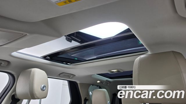 Land Rover Discovery 5 2.0 SD4 SE 2018 — фото 16
