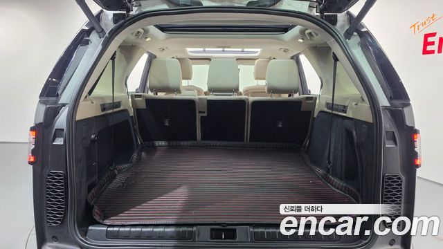 Land Rover Discovery 5 2.0 SD4 SE 2018 — фото 18