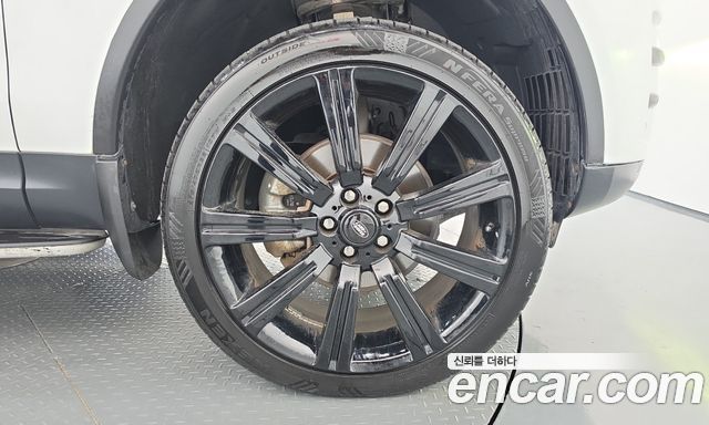 Land Rover Discovery 5 2.0 SD4 SE 2018 — фото 21