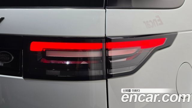 Land Rover Discovery 5 2.0 SD4 SE 2018 — фото 23