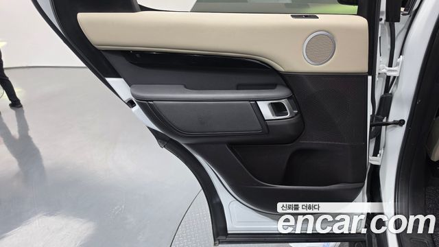 Land Rover Discovery 5 2.0 SD4 SE 2018 — фото 25