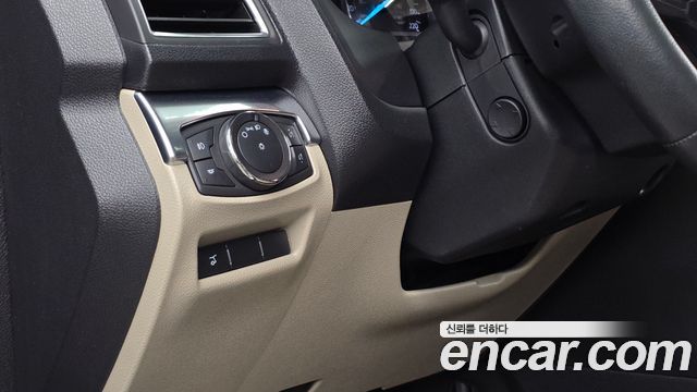 Ford Explorer 3.5 Limited 4WD 5th 2019 — фото 17