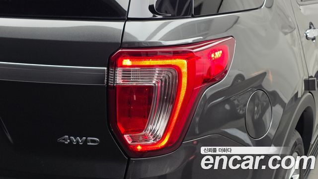 Ford Explorer 3.5 Limited 4WD 5th 2019 — фото 23
