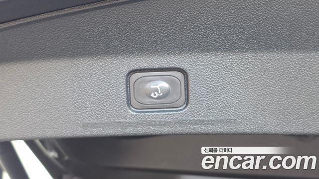Ford Explorer 3.5 Limited 4WD 5th 2019 — фото 28