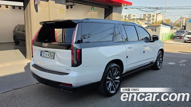 Cadillac Escalade (V) 6.2 ESV ESV Sports Platinum 2022 — фото 2