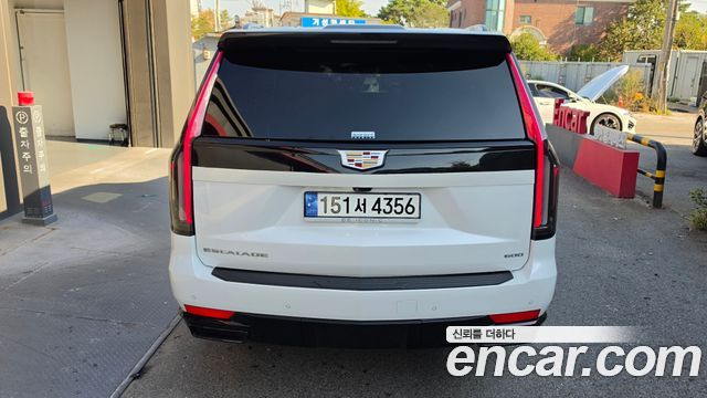 Cadillac Escalade (V) 6.2 ESV ESV Sports Platinum 2022 — фото 4