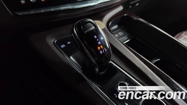 Cadillac Escalade (V) 6.2 ESV ESV Sports Platinum 2022 — фото 9