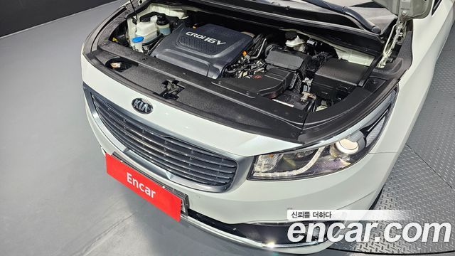 Kia Carnival 9-seater Prestige 2015 — фото 6