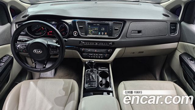 Kia Carnival 9-seater Prestige 2015 — фото 7