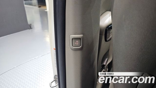 Kia Carnival 9-seater Prestige 2015 — фото 19