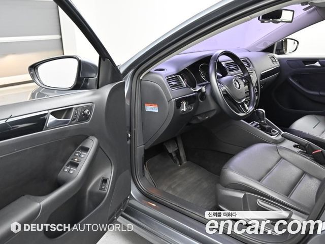 Volkswagen Jetta 2.0 TDI BlueMotion Premium 6th 2015 — фото 15