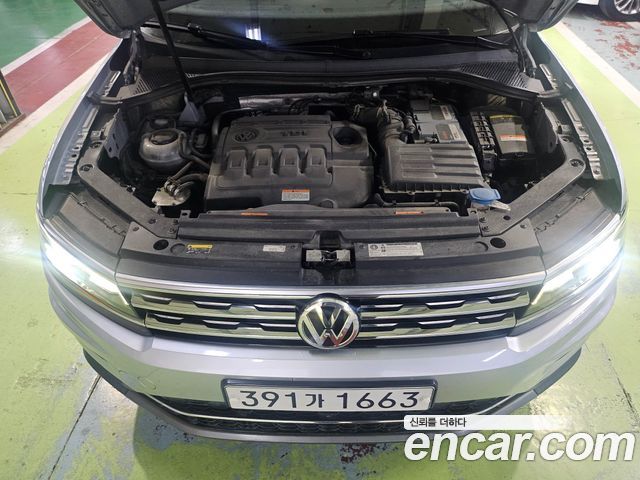 Volkswagen Tiguan (II) 2.0 TDI Prestige 2018 — фото 6