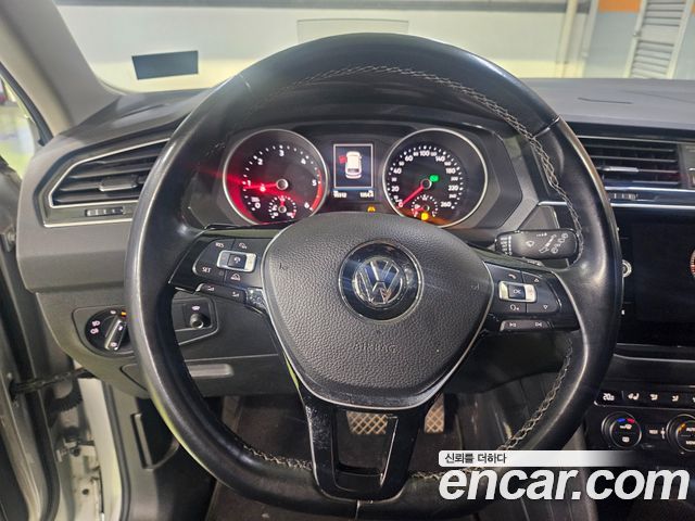 Volkswagen Tiguan (II) 2.0 TDI Prestige 2018 — фото 16