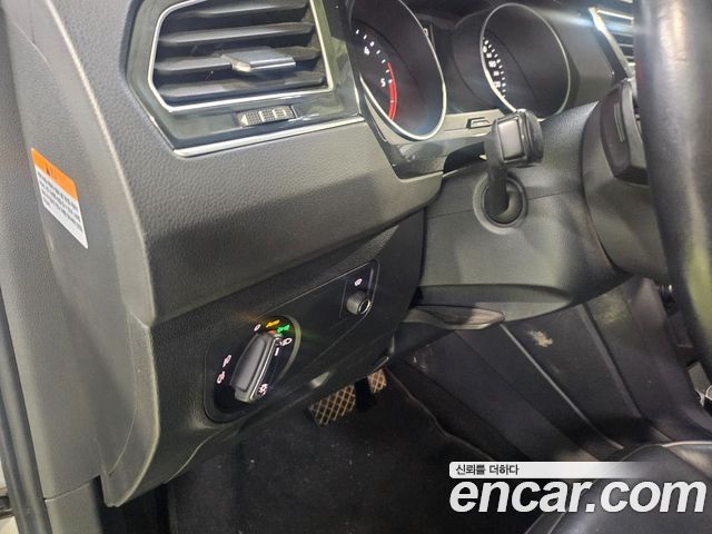 Volkswagen Tiguan (II) 2.0 TDI Prestige 2018 — фото 22