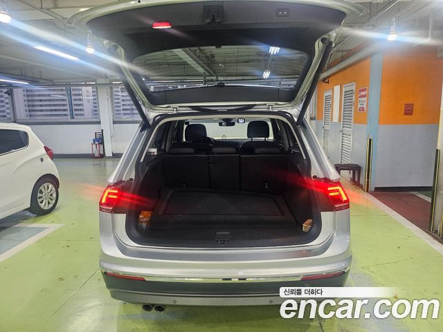 Volkswagen Tiguan (II) 2.0 TDI Prestige 2018 — фото 23