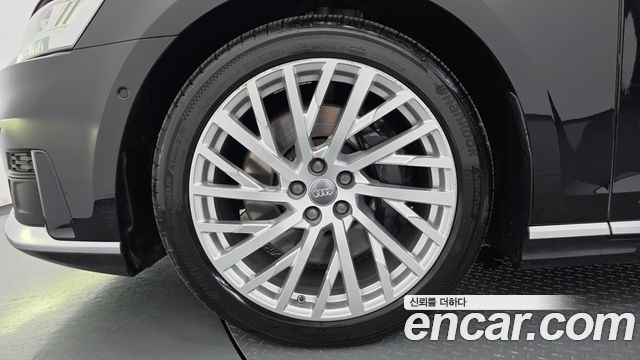 Audi A8 (D5) 55 TFSI Quattro LWB 2020 — фото 5