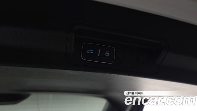 Ford Explorer (VI) 2.3 LimIted 4WD 2020 — фото 17