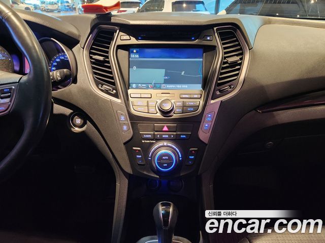 Hyundai Santa Fe (DM) Diesel(e-VGT) 2.0 2WD Premium 2014 — фото 17