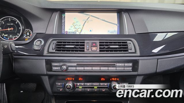 BMW 5 Series (F10) 520d M Aero Dynamic 2016 — фото 14