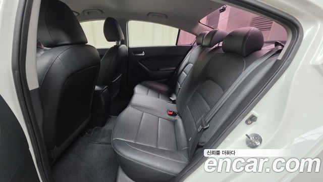 Kia K3 Trendy 2017 — фото 12