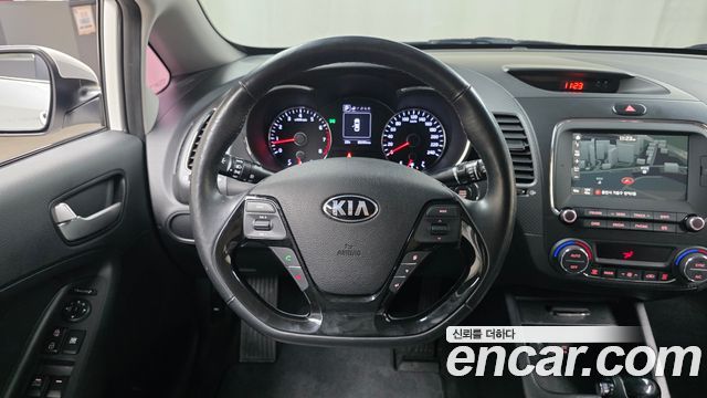 Kia K3 Trendy 2017 — фото 15