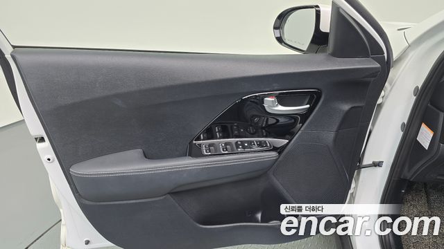 Kia Niro EV Prestige 2022 — фото 24