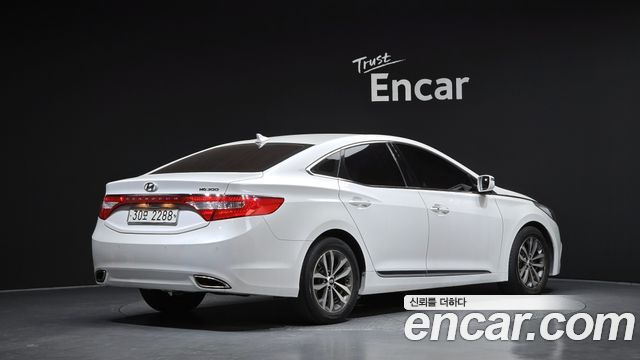 Hyundai Grandeur (HG) HG240 Luxury 2012 — фото 2