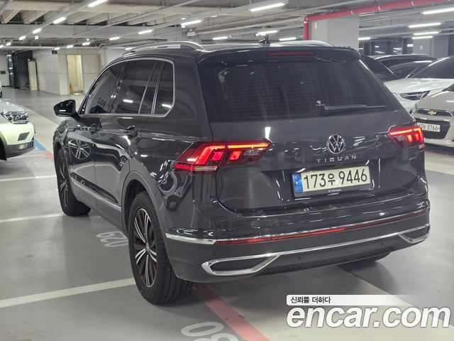 Volkswagen Tiguan (II) 2.0 TDI Premium 2022 — фото 4