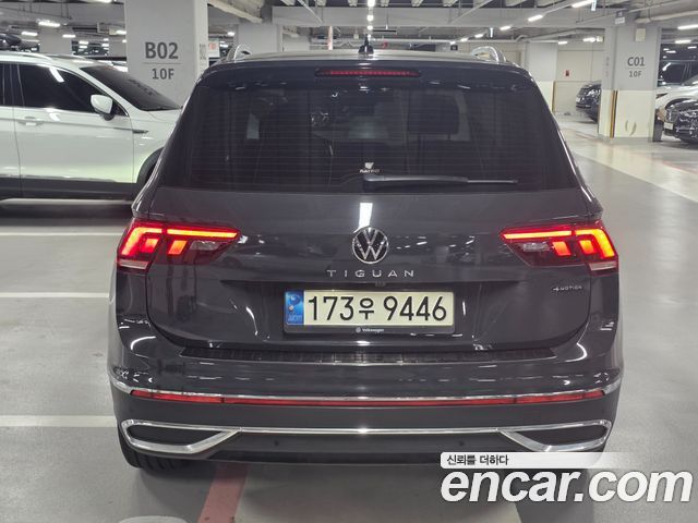 Volkswagen Tiguan (II) 2.0 TDI Premium 2022 — фото 5