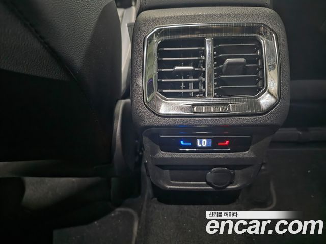 Volkswagen Tiguan (II) 2.0 TDI Premium 2022 — фото 18