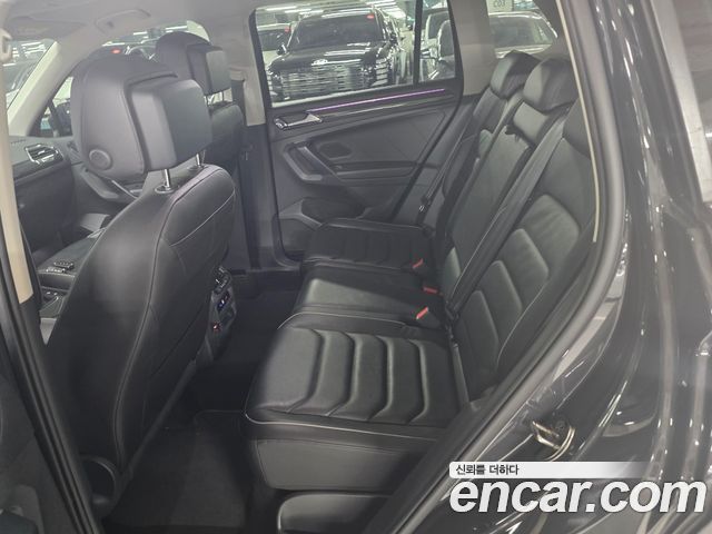 Volkswagen Tiguan (II) 2.0 TDI Premium 2022 — фото 19