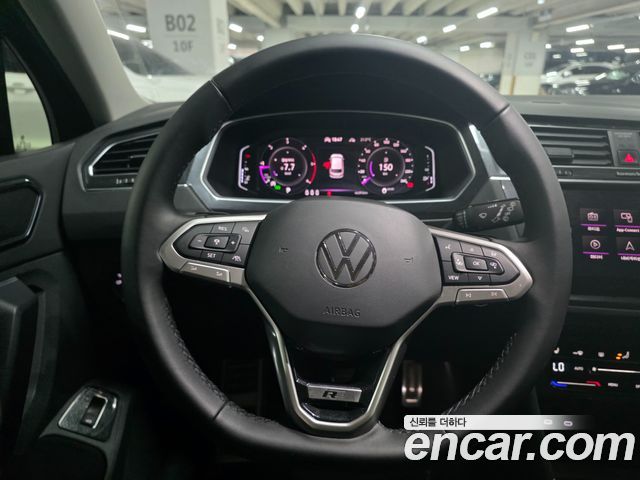 Volkswagen Tiguan (II) 2.0 TDI Premium 2022 — фото 23