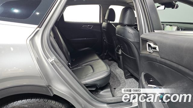 Kia Sportage (V) Diesel 2.0 4WD Prestige 2023 — фото 11