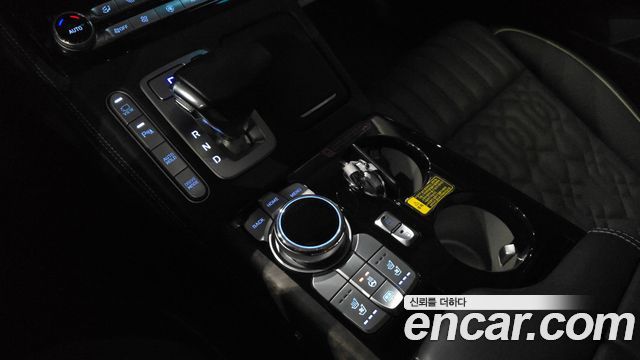Genesis G90 5.0 AWD Limousine Prestige 2019 — фото 9